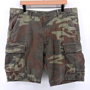 Levi Strauss Co Mens Cargo Shorts Camouflage Print Size W40 Outdoor Casual